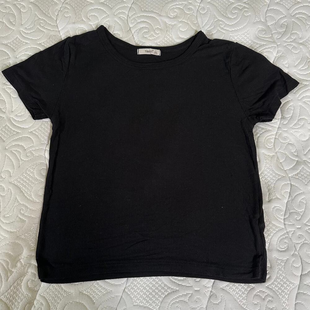 Timing solid black tee